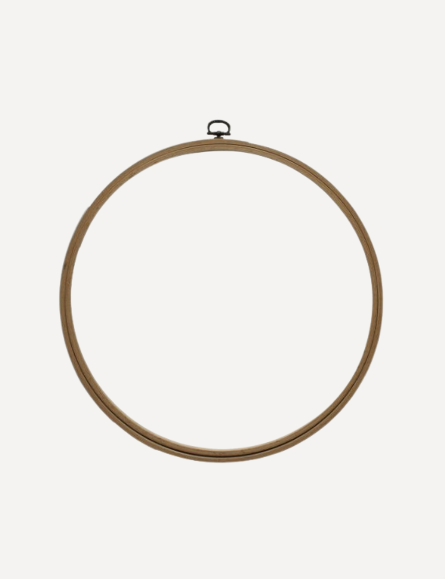 Nurge hanging embroidery hoop frame made of smooth beechwood with a metal hook, available in sizes 13–22 cm.